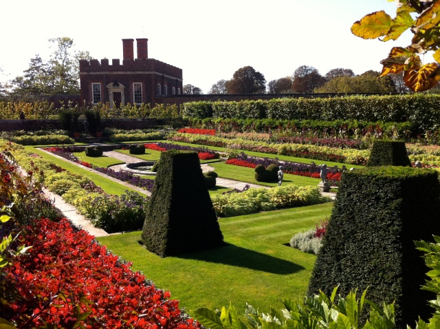 hampton court garden